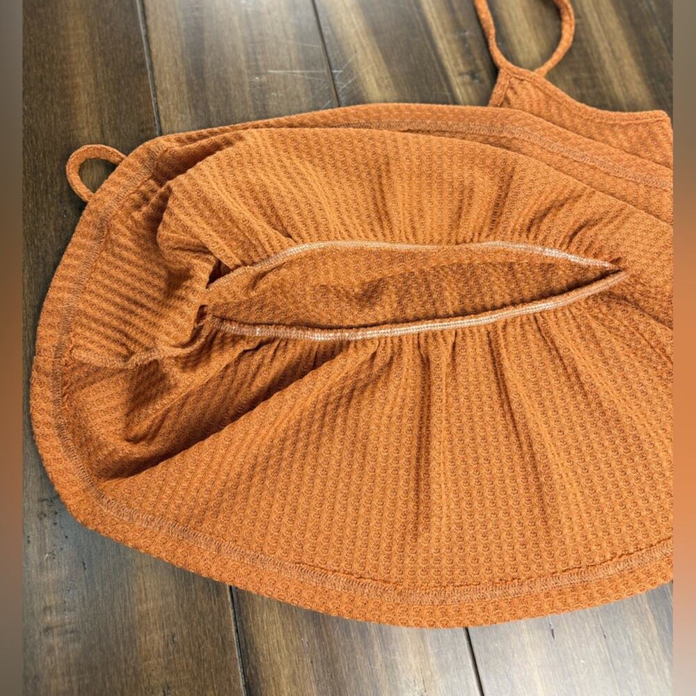 NWT Rust Orange Ribbed Crop Top, Baby Doll, Ruffle Hem Y2K Thin Straps Bella - Picture 4 of 11